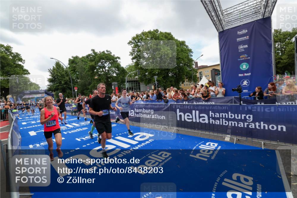 29.06.2025 - hella hamburg halbmarathon Zöllner http://msf.ph/oto/8438203 29.06.2025 11:12:29 Ziel 2821, 2987, 4649, 4904, 6217, 7685, 7928, 9810, 9911, 10442, 10443, 12640, 12797, 14138, 14219, 14525, 15988, 16459, 16606 meine-sportfotos.de