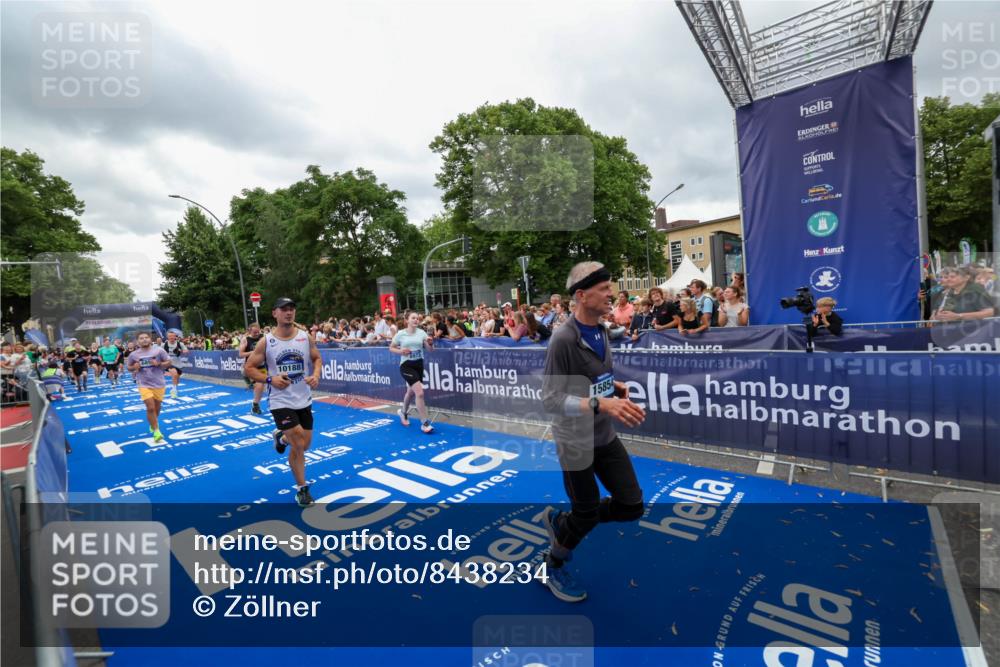 29.06.2025 - hella hamburg halbmarathon Zöllner http://msf.ph/oto/8438234 29.06.2025 10:55:20 Ziel 4903, 5643, 6723, 6891, 8973, 10188, 10263, 10582, 11184, 12526, 13470, 15854, 16521, 18031, 18290, 18380, 18531, 18966 meine-sportfotos.de