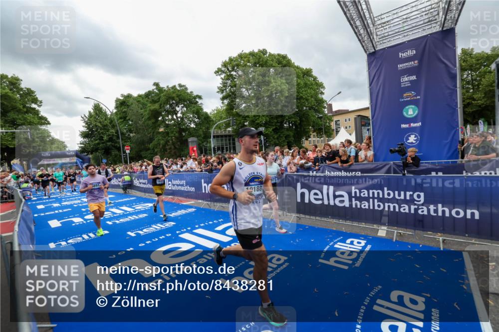 29.06.2025 - hella hamburg halbmarathon Zöllner http://msf.ph/oto/8438281 29.06.2025 10:55:21 Ziel 4189, 5643, 6723, 6891, 8487, 8973, 10188, 10263, 10582, 11184, 12526, 13236, 13470, 15854, 16521, 16985, 18290, 18380, 18531 meine-sportfotos.de