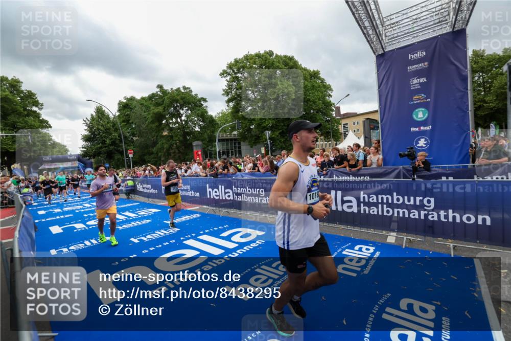 29.06.2025 - hella hamburg halbmarathon Zöllner http://msf.ph/oto/8438295 29.06.2025 10:55:21 Ziel 4189, 5643, 6723, 6891, 8487, 8973, 10188, 10263, 10582, 11184, 12526, 13236, 13470, 15854, 16521, 16985, 18290, 18380, 18531 meine-sportfotos.de