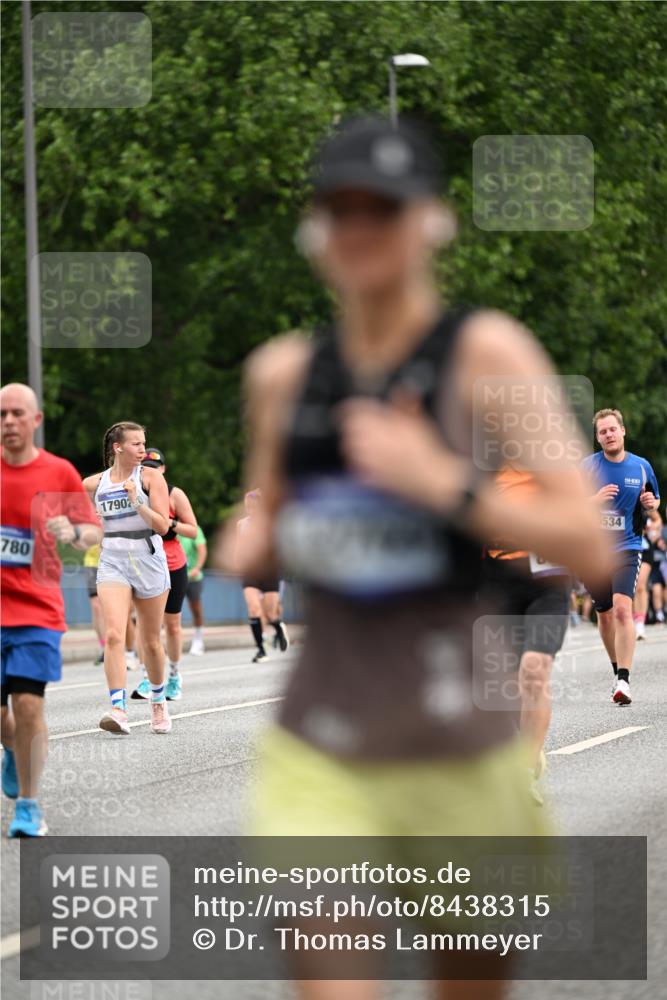 29.06.2025 - hella hamburg halbmarathon Dr. Thomas Lammeyer http://msf.ph/oto/8438315 29.06.2025 10:56:12 Kennedybrücke 1203, 1404, 1418, 1997, 2736, 2778, 3038, 3934, 4878, 5062, 5394, 5534, 5716, 6091, 6456, 6954, 7770, 7771, 7825, 7841, 7992, 8040, 8200, 8621, 9460, 9462, 9582, 9583, 9590, 10614, 10673, 10830, 11126, 11127 meine-sportfotos.de