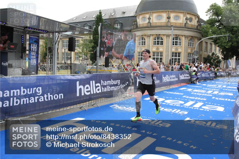 29.06.2025 - hella hamburg halbmarathon Michael Strokosch http://msf.ph/oto/8438352 29.06.2025 10:22:14 Ziel 10650, 18693 meine-sportfotos.de
