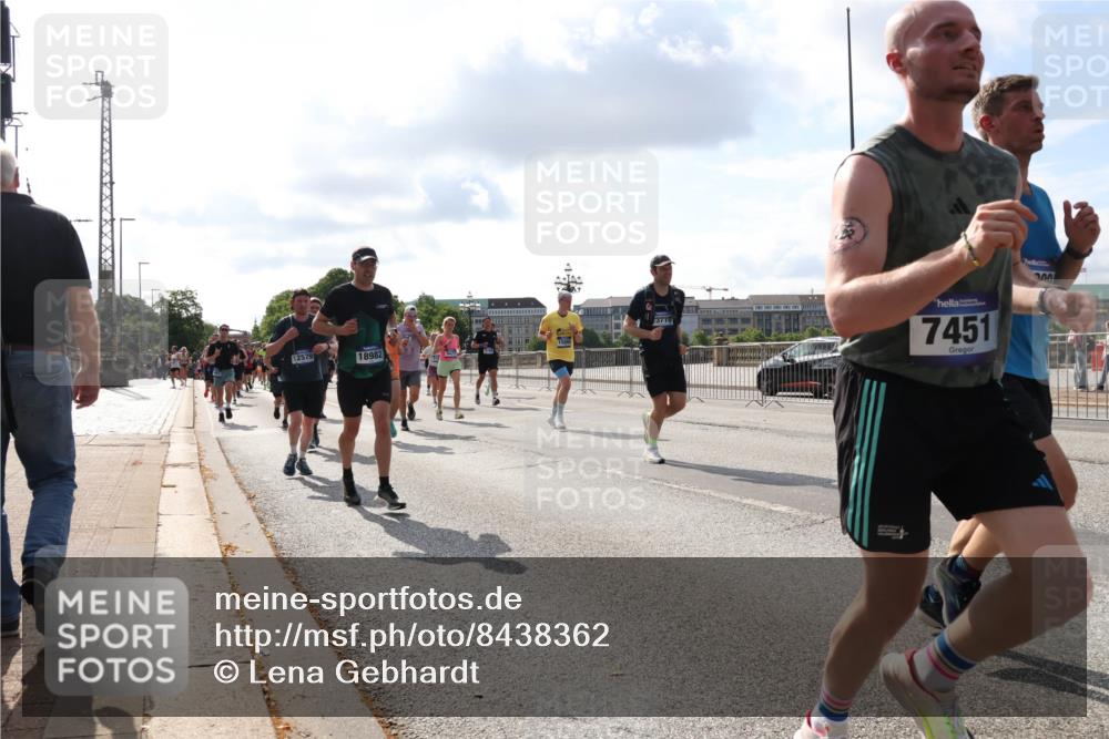 29.06.2025 - hella hamburg halbmarathon Lena Gebhardt http://msf.ph/oto/8438362 29.06.2025 09:52:40 Lombardsbrücke 12579, 18982, 3714, 7451, 00, 1070, 1139, 1163, 1169, 1176, 1220, 1415, 1468, 1512, 1613, 1631, 1782, 2189, 2233, 2788, 3098, 3109, 3124, 3305, 3618, 3852, 3917, 4080, 4277, 4497, 4565, 4691, 4871, 4915, 4933, 4981, 5007, 5011, 5476, 5477, 5682, 6373, 6550, 6711, 6716, 7067, 7191, 7325, 7432, 7451, 7599, 7843, 7865, 7961, 8467, 8852, 9348, 9444, 10493, 10741, 10796, 11062, 11495, 11679, 11779, 12046, 12772, 13403, 13614, 13728, 14257 meine-sportfotos.de