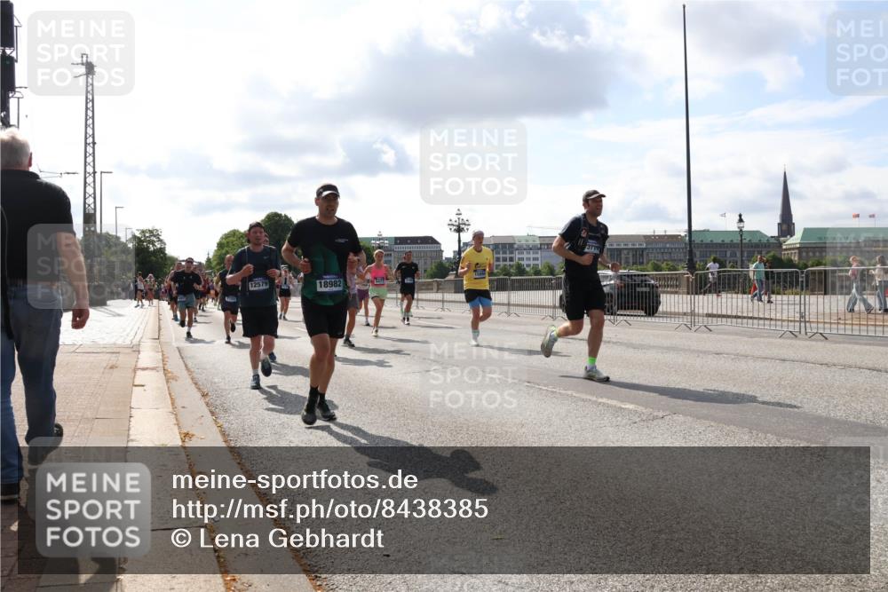 29.06.2025 - hella hamburg halbmarathon Lena Gebhardt http://msf.ph/oto/8438385 29.06.2025 09:52:40 Lombardsbrücke 7191, 12579, 18982, 5477, 3714, 1070, 1139, 1163, 1169, 1176, 1220, 1415, 1468, 1512, 1613, 1631, 1782, 2189, 2233, 2788, 3098, 3109, 3124, 3305, 3618, 3852, 3917, 4080, 4277, 4497, 4565, 4691, 4871, 4915, 4933, 4981, 5007, 5011, 5476, 5477, 5682, 6373, 6550, 6711, 6716, 7067, 7191, 7325, 7432, 7451, 7599, 7843, 7865, 7961, 8467, 8852, 9348, 9444, 10493, 10741, 10796, 11062, 11495, 11679, 11779, 12046, 12772, 13403, 13614, 13728, 14257 meine-sportfotos.de