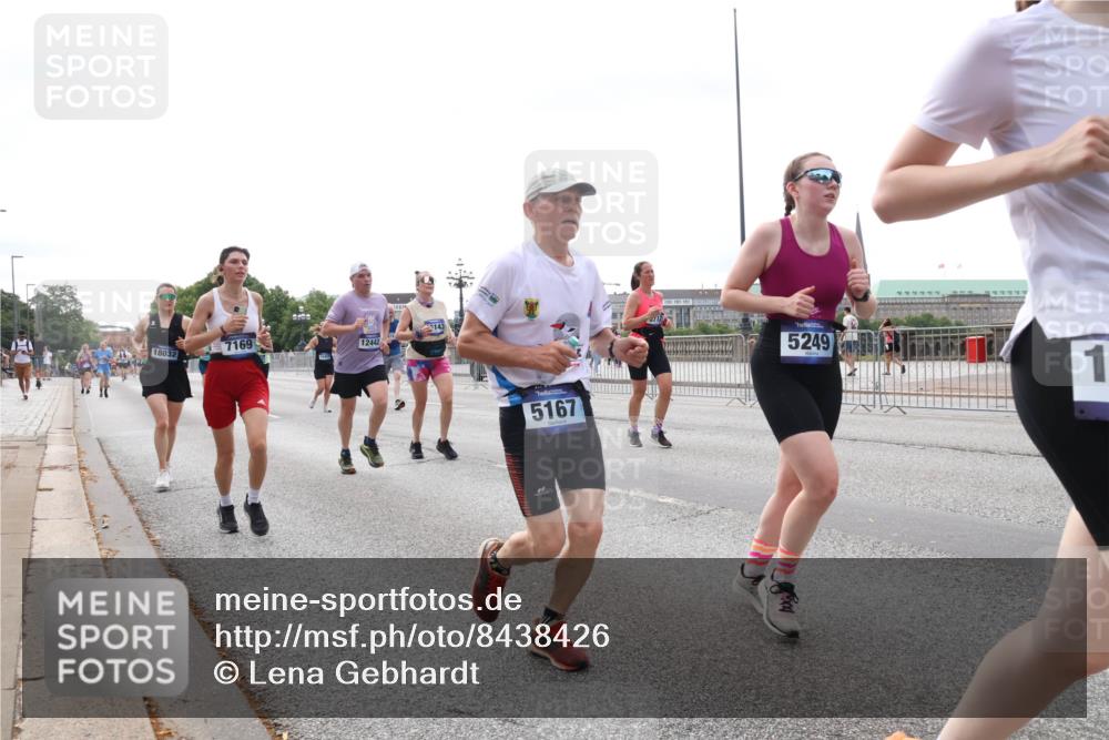 29.06.2025 - hella hamburg halbmarathon Lena Gebhardt http://msf.ph/oto/8438426 29.06.2025 10:29:02 Lombardsbrücke 7169, 12442, 18032, 143, 5167, 5249, 1, 1230, 1518, 1557, 1869, 2688, 3717, 4161, 4362, 4373, 4700, 4834, 4982, 5167, 5249, 5250, 5903, 6102, 6345, 7169, 7449, 8048, 8560, 9642, 9716, 10068, 10198, 10641, 10808, 11989, 12099, 12404, 12442, 12958, 13090, 14205, 15143, 15256, 15452, 15453, 15952, 15955, 16125, 16643, 16673, 18414 meine-sportfotos.de