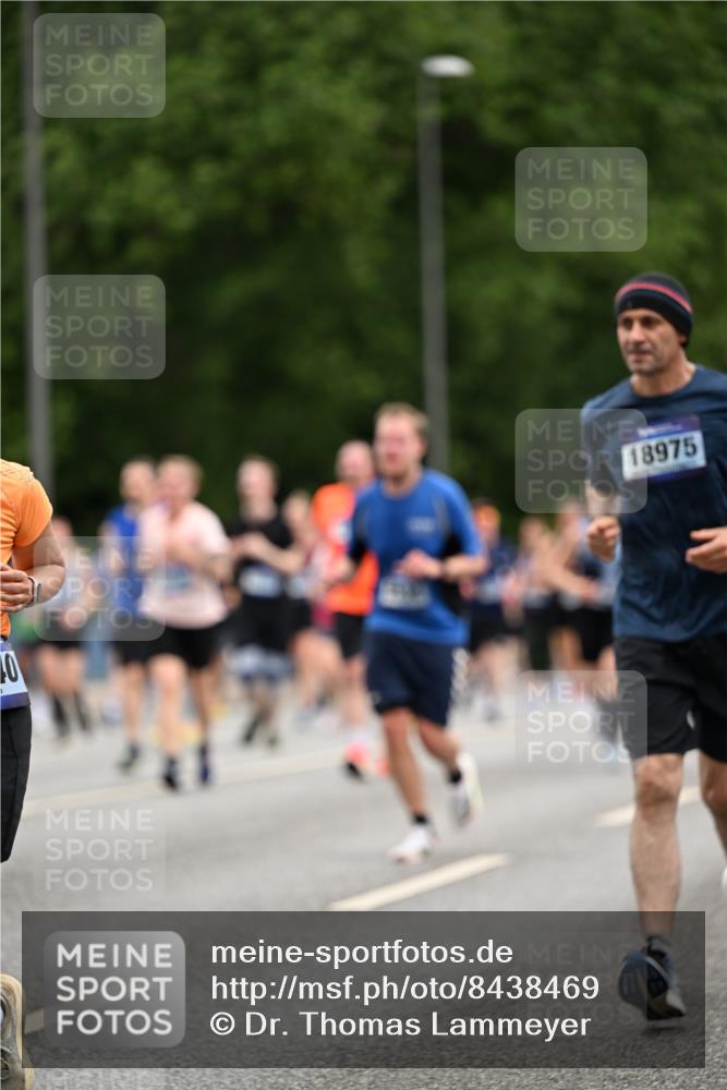 29.06.2025 - hella hamburg halbmarathon Dr. Thomas Lammeyer http://msf.ph/oto/8438469 29.06.2025 10:56:15 Kennedybrücke 1203, 1404, 1418, 1997, 3038, 3934, 4087, 4878, 5062, 5394, 5534, 5716, 6091, 6456, 6954, 7691, 7770, 7771, 7825, 7841, 8040, 8200, 8621, 9220, 9460, 9462, 9582, 9583, 9590, 9594, 9673, 10614, 10830, 11126, 11127 meine-sportfotos.de