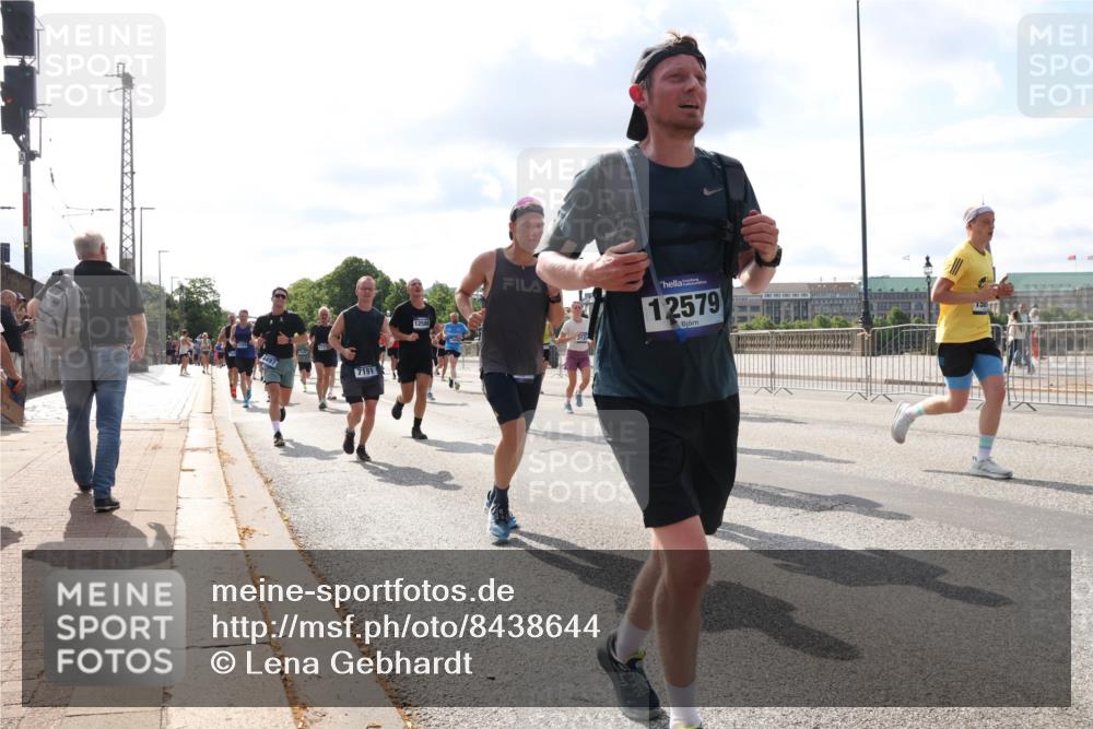 29.06.2025 - hella hamburg halbmarathon Lena Gebhardt http://msf.ph/oto/8438644 29.06.2025 09:52:42 Lombardsbrücke 7191, 1258, 312, 12579, 1070, 1139, 1163, 1169, 1176, 1220, 1415, 1468, 1512, 1613, 1782, 2189, 2233, 2788, 3021, 3098, 3109, 3124, 3305, 3618, 3852, 3917, 4080, 4277, 4497, 4565, 4691, 4871, 4915, 4933, 4981, 5007, 5011, 5476, 5477, 5682, 6550, 6716, 7005, 7067, 7093, 7191, 7325, 7432, 7451, 7599, 7843, 7865, 7961, 8467, 8852, 9348, 9444, 10493, 10741, 10796, 11062, 11495, 11679, 11779, 12046, 12772, 13403, 13614, 13728, 14257 meine-sportfotos.de