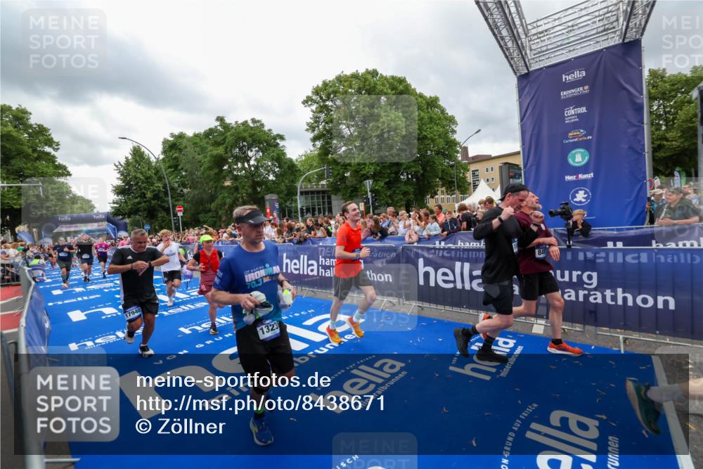 29.06.2025 - hella hamburg halbmarathon Zöllner http://msf.ph/oto/8438671 29.06.2025 10:55:29 Ziel 1130, 2252, 2771, 4189, 4951, 5287, 5319, 6591, 6938, 8487, 13234, 13236, 16213, 16334, 16609, 16985, 17603, 17940 meine-sportfotos.de