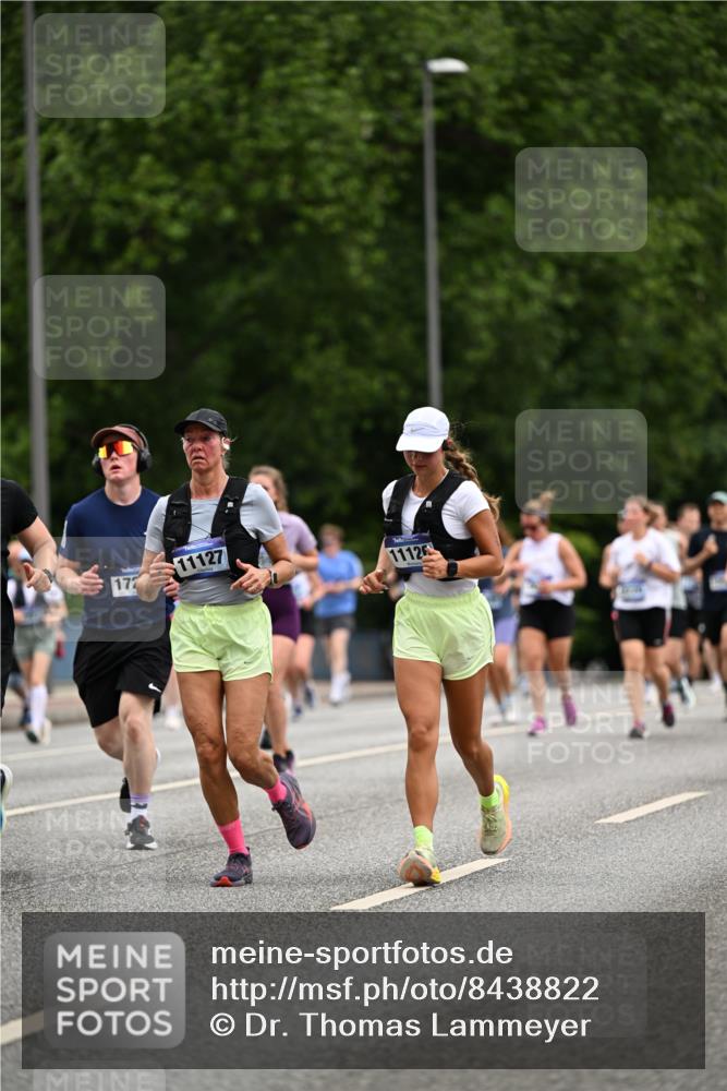 29.06.2025 - hella hamburg halbmarathon Dr. Thomas Lammeyer http://msf.ph/oto/8438822 29.06.2025 10:56:23 Kennedybrücke 1418, 1997, 3934, 4087, 4273, 4878, 5291, 5394, 5534, 6406, 6456, 6885, 6954, 6961, 7691, 7770, 7771, 7841, 8040, 8672, 9068, 9070, 9220, 9460, 9462, 9582, 9583, 9590, 9594, 9673, 9730, 10342, 10496, 10830, 10928, 11126, 11127, 11375 meine-sportfotos.de