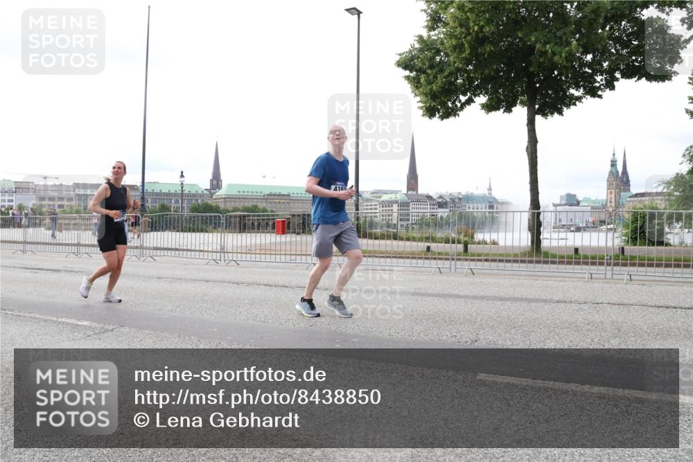 29.06.2025 - hella hamburg halbmarathon Lena Gebhardt http://msf.ph/oto/8438850 29.06.2025 10:29:06 Lombardsbrücke 4161, 1230, 1518, 1557, 1869, 2688, 3179, 3717, 4161, 4362, 4373, 4700, 4834, 4982, 5167, 5249, 5250, 6102, 6345, 7169, 7449, 8048, 8812, 9642, 9714, 10068, 10198, 10641, 10808, 11792, 11803, 11989, 12099, 12404, 12442, 12958, 13090, 14205, 14644, 15143, 15256, 15452, 15453, 15952, 15955, 16643, 16673, 16676, 18414 meine-sportfotos.de