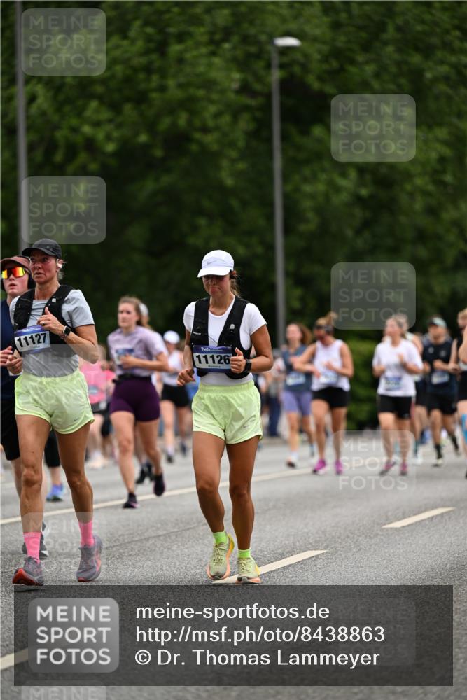29.06.2025 - hella hamburg halbmarathon Dr. Thomas Lammeyer http://msf.ph/oto/8438863 29.06.2025 10:56:23 Kennedybrücke 1418, 1997, 3934, 4087, 4273, 4878, 5291, 5394, 5534, 6406, 6456, 6885, 6954, 6961, 7691, 7770, 7771, 7841, 8040, 8672, 9068, 9070, 9220, 9460, 9462, 9582, 9583, 9590, 9594, 9673, 9730, 10342, 10496, 10830, 10928, 11126, 11127, 11375 meine-sportfotos.de