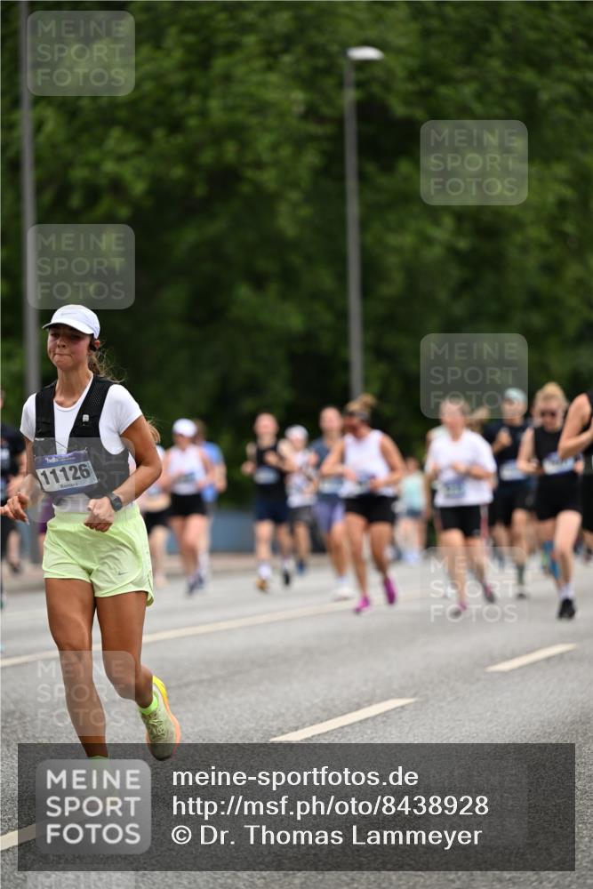 29.06.2025 - hella hamburg halbmarathon Dr. Thomas Lammeyer http://msf.ph/oto/8438928 29.06.2025 10:56:24 Kennedybrücke 1418, 1997, 3934, 4087, 4273, 4878, 5291, 5394, 5534, 6406, 6456, 6885, 6954, 6961, 7691, 7770, 7771, 7841, 8040, 8672, 9068, 9070, 9220, 9460, 9462, 9582, 9583, 9590, 9594, 9673, 9730, 10342, 10496, 10830, 10928, 11126, 11127, 11375 meine-sportfotos.de