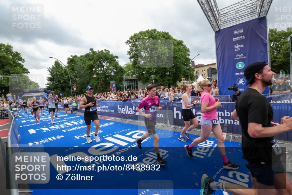 29.06.2025 - hella hamburg halbmarathon Zöllner http://msf.ph/oto/8438932 29.06.2025 10:55:34 Ziel 2252, 2771, 4951, 5319, 6591, 8573, 11554, 11568, 12196, 12544, 12584, 13234, 13267, 14036, 14592, 16110, 16213, 16334, 16609, 17615 meine-sportfotos.de