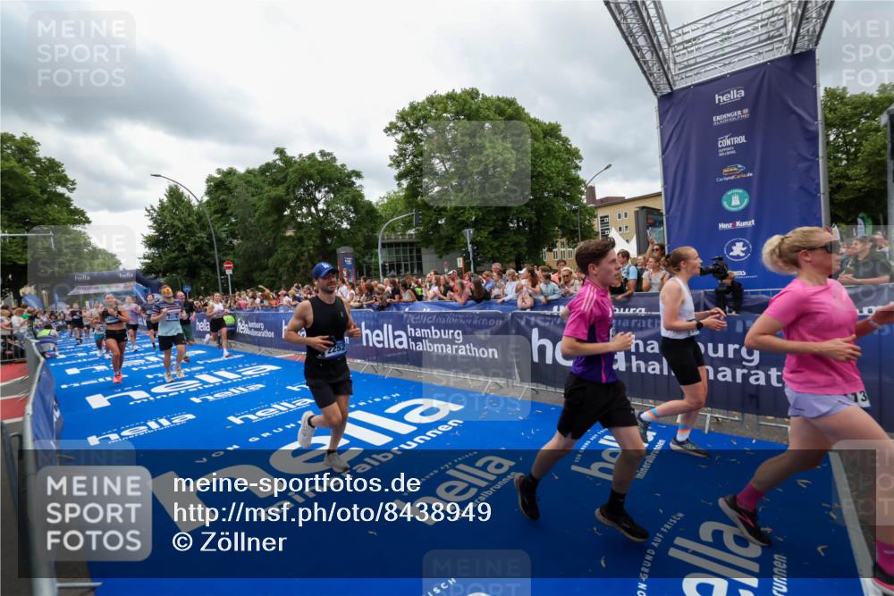 29.06.2025 - hella hamburg halbmarathon Zöllner http://msf.ph/oto/8438949 29.06.2025 10:55:34 Ziel 2252, 2771, 4951, 5319, 6591, 8573, 11554, 11568, 12196, 12544, 12584, 13234, 13267, 14036, 14592, 16110, 16213, 16334, 16609, 17615 meine-sportfotos.de
