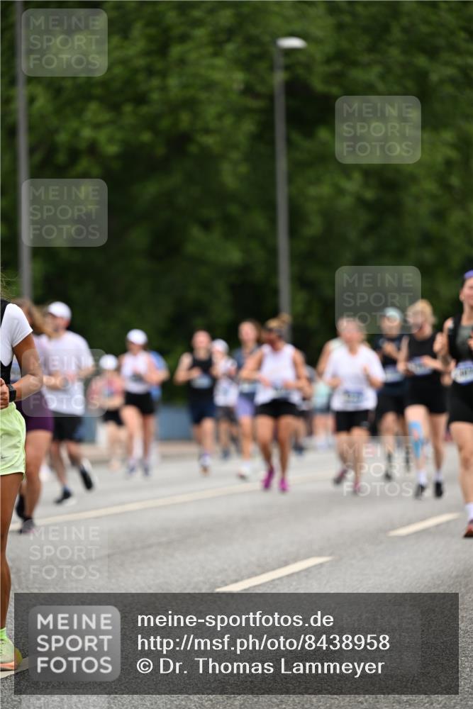 29.06.2025 - hella hamburg halbmarathon Dr. Thomas Lammeyer http://msf.ph/oto/8438958 29.06.2025 10:56:24 Kennedybrücke 1418, 1997, 3934, 4087, 4273, 4878, 5291, 5394, 5534, 6406, 6456, 6885, 6954, 6961, 7691, 7770, 7771, 7841, 8040, 8672, 9068, 9070, 9220, 9460, 9462, 9582, 9583, 9590, 9594, 9673, 9730, 10342, 10496, 10830, 10928, 11126, 11127, 11375 meine-sportfotos.de