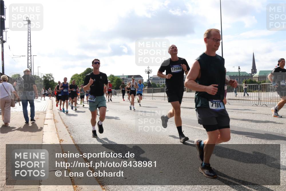 29.06.2025 - hella hamburg halbmarathon Lena Gebhardt http://msf.ph/oto/8438981 29.06.2025 09:52:43 Lombardsbrücke 1497, 18107, 1800, 12588, 7191, 3109, 1070, 1139, 1163, 1169, 1176, 1220, 1415, 1468, 1512, 1613, 1782, 2189, 2213, 2233, 2788, 2970, 3021, 3098, 3109, 3124, 3305, 3618, 3852, 3917, 3928, 4080, 4277, 4497, 4565, 4691, 4871, 4915, 4933, 4981, 5007, 5011, 5476, 5477, 5682, 6550, 6716, 7005, 7067, 7093, 7191, 7325, 7432, 7451, 7599, 7843, 7865, 7961, 8467, 8852, 9348, 9444, 10493, 10741, 10796, 11062, 11495, 11679, 11779, 12046, 12772, 13403, 13614, 13728, 14257 meine-sportfotos.de