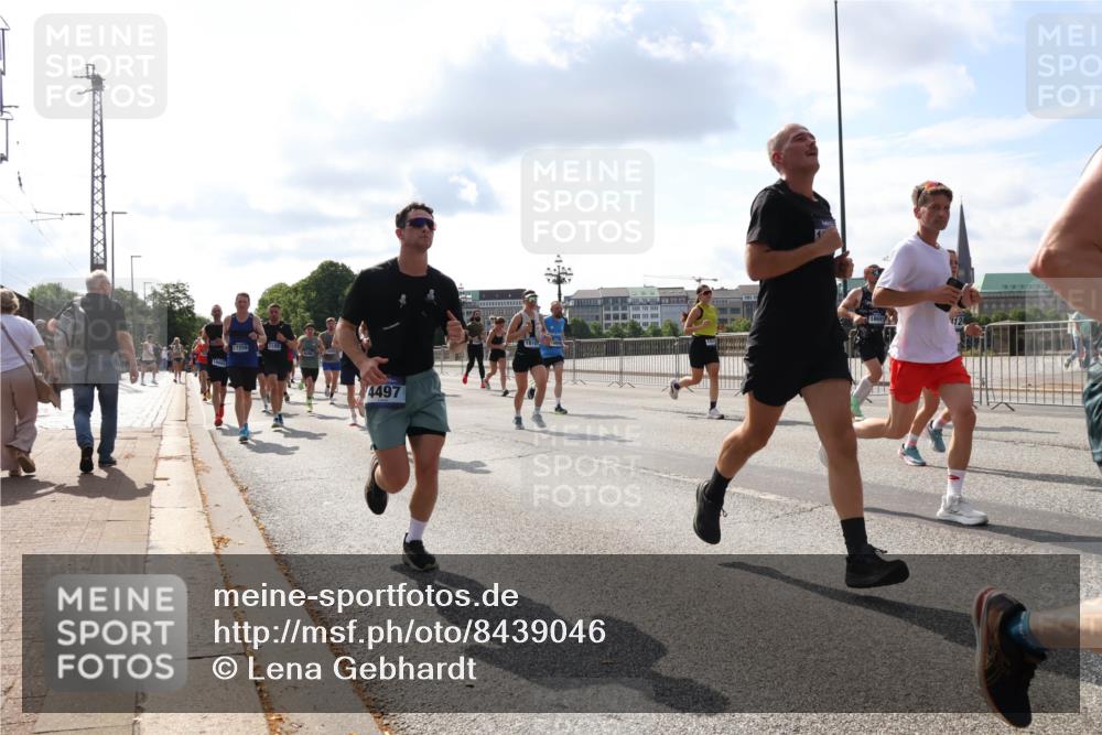 29.06.2025 - hella hamburg halbmarathon Lena Gebhardt http://msf.ph/oto/8439046 29.06.2025 09:52:44 Lombardsbrücke 2189, 17259, 4497, 18697, 1070, 1139, 1163, 1169, 1176, 1220, 1415, 1468, 1512, 1613, 1782, 2189, 2213, 2233, 2788, 2970, 3021, 3098, 3109, 3124, 3305, 3618, 3852, 3917, 3928, 4080, 4277, 4497, 4565, 4691, 4871, 4915, 4933, 4981, 5007, 5011, 5476, 5477, 5682, 6550, 6716, 7005, 7067, 7093, 7191, 7325, 7432, 7451, 7599, 7843, 7865, 7961, 8467, 8852, 9348, 9444, 10493, 10741, 10796, 11062, 11495, 11679, 11779, 12046, 12772, 13403, 13614, 13728, 14257 meine-sportfotos.de