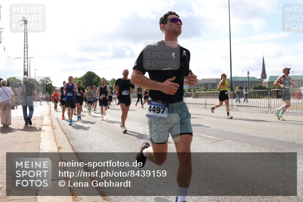 29.06.2025 - hella hamburg halbmarathon Lena Gebhardt http://msf.ph/oto/8439159 29.06.2025 09:52:44 Lombardsbrücke 17259, 2189, 4080, 1613, 17720, 4497, 1070, 1139, 1163, 1169, 1176, 1220, 1415, 1468, 1512, 1613, 1782, 2189, 2213, 2233, 2788, 2970, 3021, 3098, 3109, 3124, 3305, 3618, 3852, 3917, 3928, 4080, 4277, 4497, 4565, 4691, 4871, 4915, 4933, 4981, 5007, 5011, 5476, 5477, 5682, 6550, 6716, 7005, 7067, 7093, 7191, 7325, 7432, 7451, 7599, 7843, 7865, 7961, 8467, 8852, 9348, 9444, 10493, 10741, 10796, 11062, 11495, 11679, 11779, 12046, 12772, 13403, 13614, 13728, 14257 meine-sportfotos.de