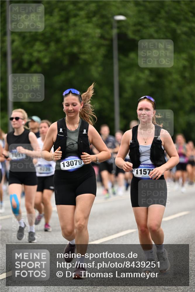 29.06.2025 - hella hamburg halbmarathon Dr. Thomas Lammeyer http://msf.ph/oto/8439251 29.06.2025 10:56:29 Kennedybrücke 1978, 1997, 3140, 3934, 4087, 4273, 4815, 5291, 5534, 6406, 6456, 6885, 6961, 6985, 7691, 7841, 8194, 8196, 8672, 9068, 9070, 9220, 9460, 9462, 9582, 9583, 9590, 9594, 9673, 9730, 10296, 10342, 10496, 10830, 10928, 11084, 11126, 11127, 11375 meine-sportfotos.de