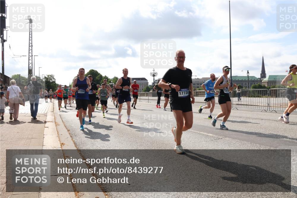 29.06.2025 - hella hamburg halbmarathon Lena Gebhardt http://msf.ph/oto/8439277 29.06.2025 09:52:45 Lombardsbrücke 17259, 2189, 4080, 1013, 17720, 88888, 15, 1070, 1139, 1163, 1169, 1176, 1220, 1415, 1468, 1512, 1613, 1782, 2048, 2189, 2213, 2233, 2788, 2970, 3021, 3098, 3109, 3124, 3618, 3852, 3917, 3928, 4080, 4277, 4497, 4565, 4691, 4871, 4915, 4933, 4981, 5007, 5011, 5476, 5477, 5682, 6550, 6716, 7005, 7067, 7093, 7191, 7325, 7432, 7451, 7599, 7843, 7865, 7961, 8145, 8467, 8852, 9348, 9444, 10493, 10741, 10796, 11062, 11495, 11679, 11779, 12046, 12772, 13403, 13614, 13728, 14257 meine-sportfotos.de
