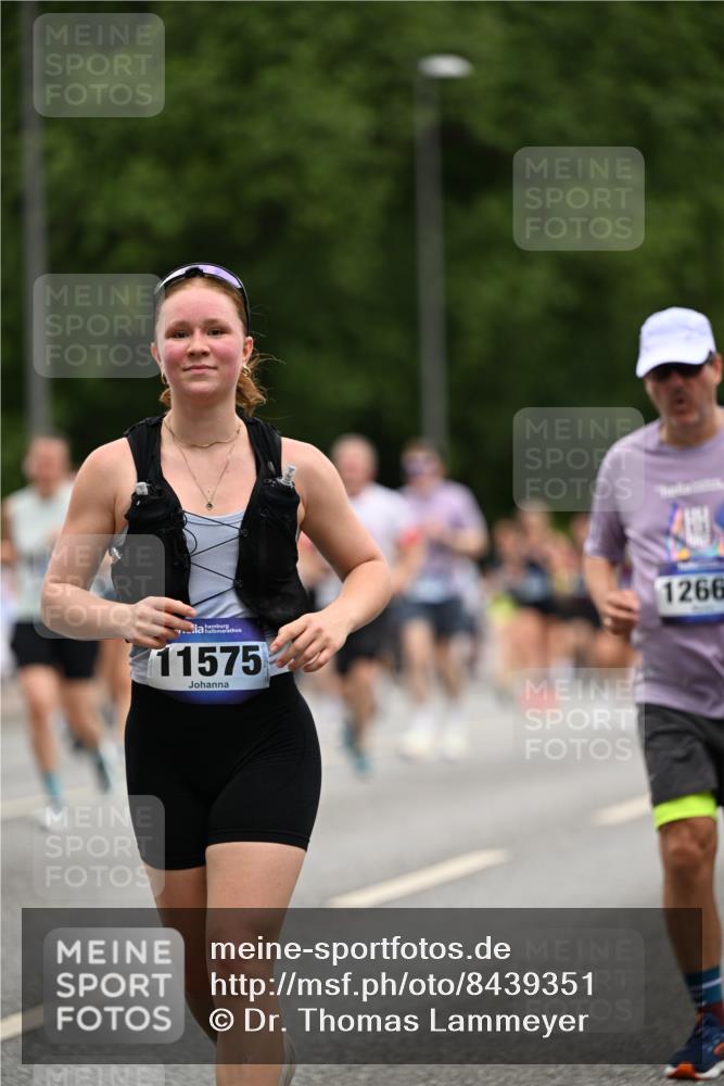 29.06.2025 - hella hamburg halbmarathon Dr. Thomas Lammeyer http://msf.ph/oto/8439351 29.06.2025 10:56:30 Kennedybrücke 1978, 1997, 3140, 3934, 4087, 4273, 4815, 5291, 5534, 6406, 6456, 6885, 6961, 6985, 7691, 7841, 8194, 8196, 8672, 9068, 9070, 9220, 9460, 9582, 9583, 9590, 9594, 9673, 9730, 10296, 10342, 10496, 10928, 11084, 11126, 11127, 11375 meine-sportfotos.de