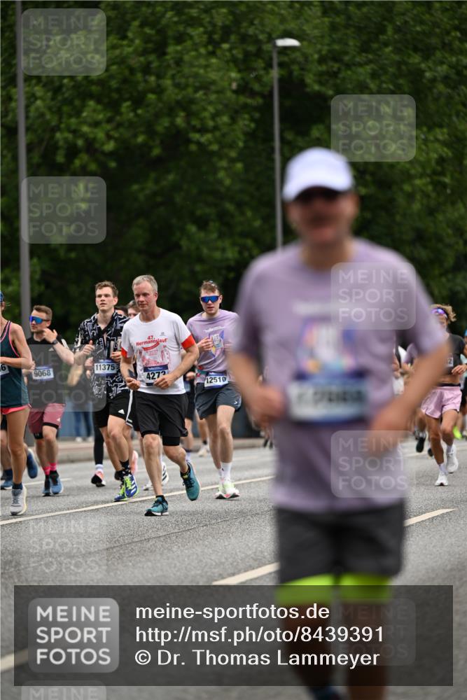 29.06.2025 - hella hamburg halbmarathon Dr. Thomas Lammeyer http://msf.ph/oto/8439391 29.06.2025 10:56:31 Kennedybrücke 1978, 1997, 3140, 3934, 4087, 4273, 4815, 5291, 5534, 6406, 6456, 6885, 6961, 6985, 7691, 7841, 8194, 8196, 8672, 9068, 9070, 9220, 9460, 9582, 9583, 9590, 9594, 9673, 9730, 10296, 10342, 10496, 10928, 11084, 11126, 11127, 11375 meine-sportfotos.de