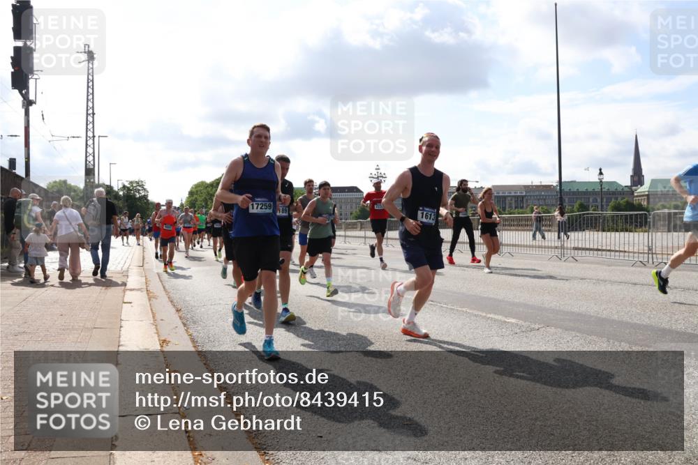 29.06.2025 - hella hamburg halbmarathon Lena Gebhardt http://msf.ph/oto/8439415 29.06.2025 09:52:46 Lombardsbrücke 4691, 17259, 189, 1613, 1070, 1139, 1163, 1169, 1176, 1220, 1415, 1468, 1512, 1613, 1782, 2048, 2189, 2213, 2233, 2788, 2970, 3021, 3098, 3109, 3124, 3618, 3852, 3917, 3928, 4080, 4277, 4497, 4565, 4691, 4871, 4915, 4933, 4981, 5007, 5011, 5476, 5477, 5682, 6550, 6716, 7005, 7067, 7093, 7147, 7191, 7325, 7432, 7451, 7599, 7843, 7865, 7961, 8145, 8467, 8852, 9348, 10493, 10741, 10796, 11062, 11495, 11679, 11779, 12046, 12772, 13403, 13614, 14257 meine-sportfotos.de