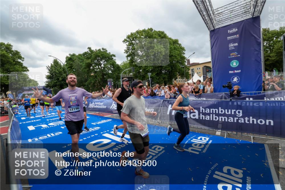 29.06.2025 - hella hamburg halbmarathon Zöllner http://msf.ph/oto/8439500 29.06.2025 10:55:42 Ziel 1120, 1143, 1834, 2955, 2982, 3037, 4897, 6924, 8255, 8573, 8618, 10212, 11039, 11568, 12196, 12483, 12515, 14909, 15896, 16110, 17615, 18064, 18190 meine-sportfotos.de