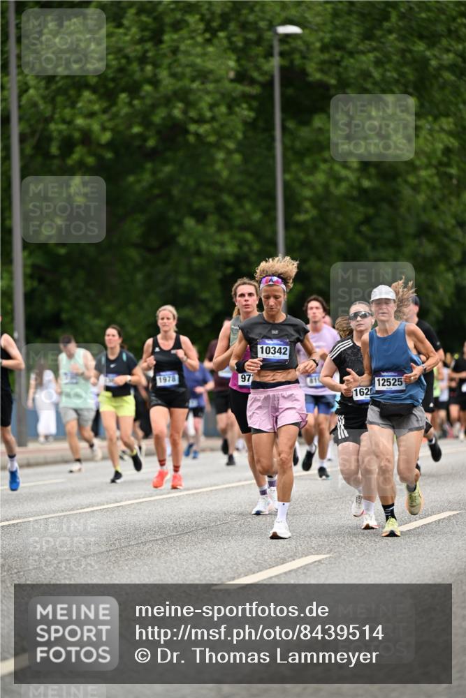 29.06.2025 - hella hamburg halbmarathon Dr. Thomas Lammeyer http://msf.ph/oto/8439514 29.06.2025 10:56:35 Kennedybrücke 1369, 1978, 1997, 3140, 3934, 4087, 4273, 4815, 5262, 5291, 6406, 6456, 6885, 6961, 6985, 7691, 7737, 7841, 8194, 8196, 8672, 9068, 9070, 9220, 9582, 9583, 9594, 9673, 9730, 10296, 10342, 10496, 10928, 11084, 11126, 11127, 11297, 11375 meine-sportfotos.de