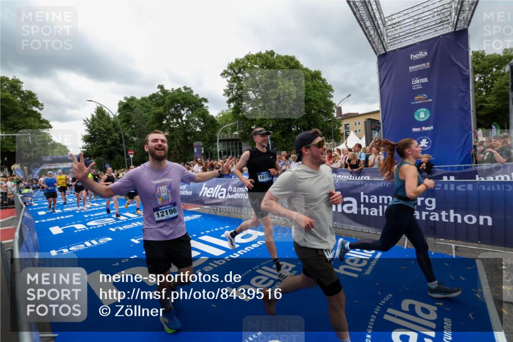 29.06.2025 - hella hamburg halbmarathon Zöllner http://msf.ph/oto/8439516 29.06.2025 10:55:42 Ziel 1120, 1143, 1834, 2955, 2982, 3037, 4897, 6924, 8255, 8573, 8618, 10212, 11039, 11568, 12196, 12483, 12515, 14909, 15896, 16110, 17615, 18064, 18190 meine-sportfotos.de