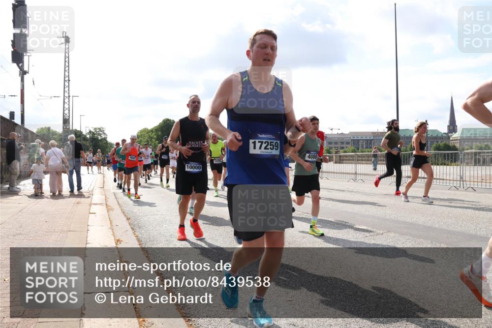 29.06.2025 - hella hamburg halbmarathon Lena Gebhardt http://msf.ph/oto/8439538 29.06.2025 09:52:47 Lombardsbrücke 4691, 10000, 1070, 17259, 4080, 1070, 1139, 1163, 1169, 1176, 1220, 1415, 1468, 1512, 1613, 1782, 2048, 2189, 2213, 2233, 2788, 2970, 3021, 3098, 3109, 3124, 3618, 3852, 3907, 3917, 3928, 4080, 4277, 4497, 4565, 4691, 4871, 4915, 4933, 4981, 5007, 5011, 5476, 5477, 5682, 6152, 6550, 6716, 7005, 7067, 7093, 7147, 7191, 7325, 7432, 7451, 7599, 7843, 7865, 7961, 8145, 8467, 8852, 9348, 10741, 10796, 11062, 11495, 11679, 11779, 12046, 12772, 13403, 13614, 14257 meine-sportfotos.de