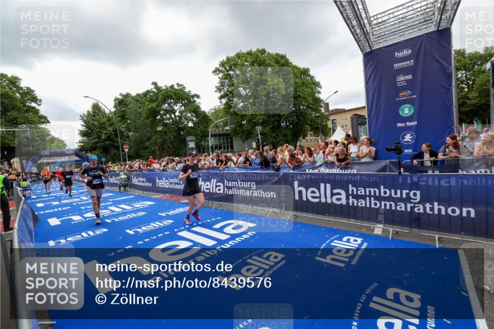 29.06.2025 - hella hamburg halbmarathon Zöllner http://msf.ph/oto/8439576 29.06.2025 11:13:08 Ziel 1173, 1347, 2076, 3013, 3023, 3417, 6376, 12274, 13458, 14278, 17542 meine-sportfotos.de