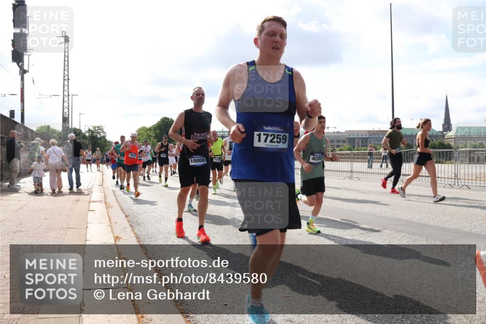 29.06.2025 - hella hamburg halbmarathon Lena Gebhardt http://msf.ph/oto/8439580 29.06.2025 09:52:47 Lombardsbrücke 17259, 4080, 4691, 10000, 1070, 1139, 1163, 1169, 1176, 1220, 1415, 1468, 1512, 1613, 1782, 2048, 2189, 2213, 2233, 2788, 2970, 3021, 3098, 3109, 3124, 3618, 3852, 3907, 3917, 3928, 4080, 4277, 4497, 4565, 4691, 4871, 4915, 4933, 4981, 5007, 5011, 5476, 5477, 5682, 6152, 6550, 6716, 7005, 7067, 7093, 7147, 7191, 7325, 7432, 7451, 7599, 7843, 7865, 7961, 8145, 8467, 8852, 9348, 10741, 10796, 11062, 11495, 11679, 11779, 12046, 12772, 13403, 13614, 14257 meine-sportfotos.de