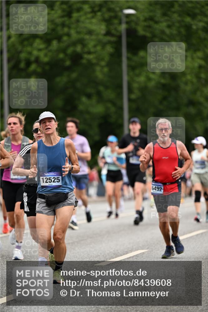 29.06.2025 - hella hamburg halbmarathon Dr. Thomas Lammeyer http://msf.ph/oto/8439608 29.06.2025 10:56:37 Kennedybrücke 1369, 1978, 3140, 3645, 4087, 4273, 4815, 5262, 5291, 6406, 6671, 6885, 6961, 6985, 7682, 7691, 7737, 8194, 8196, 8672, 9068, 9070, 9220, 9582, 9583, 9594, 9673, 9730, 10296, 10342, 10496, 10928, 11084, 11126, 11127, 11297, 11375 meine-sportfotos.de