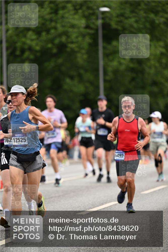 29.06.2025 - hella hamburg halbmarathon Dr. Thomas Lammeyer http://msf.ph/oto/8439620 29.06.2025 10:56:38 Kennedybrücke 1369, 1978, 3140, 3645, 4087, 4273, 4815, 5262, 5291, 6406, 6671, 6885, 6961, 6985, 7682, 7691, 7737, 8194, 8196, 8672, 9068, 9070, 9220, 9582, 9583, 9594, 9673, 9730, 10296, 10342, 10496, 10928, 11084, 11126, 11127, 11297, 11375 meine-sportfotos.de