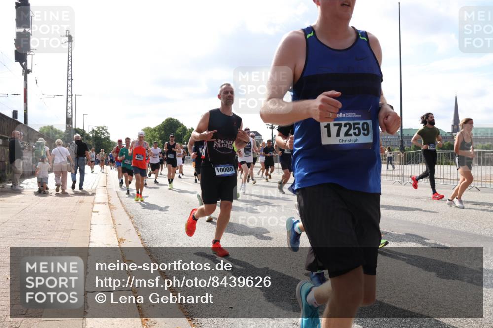 29.06.2025 - hella hamburg halbmarathon Lena Gebhardt http://msf.ph/oto/8439626 29.06.2025 09:52:47 Lombardsbrücke 4691, 1920, 14661, 10000, 17259, 1870, 1070, 1139, 1163, 1169, 1176, 1220, 1415, 1468, 1512, 1613, 1782, 2048, 2189, 2213, 2233, 2788, 2970, 3021, 3098, 3109, 3124, 3618, 3852, 3907, 3917, 3928, 4080, 4277, 4497, 4565, 4691, 4871, 4915, 4933, 4981, 5007, 5011, 5476, 5477, 5682, 6152, 6550, 6716, 7005, 7067, 7093, 7147, 7191, 7325, 7432, 7451, 7599, 7843, 7865, 7961, 8145, 8467, 8852, 9348, 10741, 10796, 11062, 11495, 11679, 11779, 12046, 12772, 13403, 13614, 14257 meine-sportfotos.de