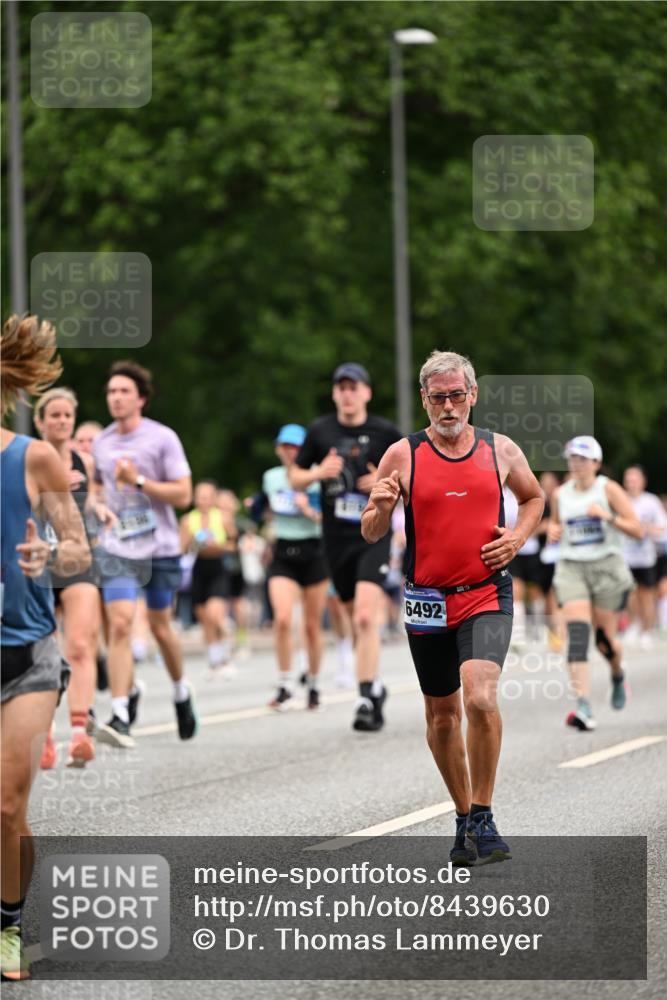29.06.2025 - hella hamburg halbmarathon Dr. Thomas Lammeyer http://msf.ph/oto/8439630 29.06.2025 10:56:38 Kennedybrücke 1369, 1978, 3140, 3645, 4087, 4273, 4815, 5262, 5291, 6406, 6671, 6885, 6961, 6985, 7682, 7691, 7737, 8194, 8196, 8672, 9068, 9070, 9220, 9582, 9583, 9594, 9673, 9730, 10296, 10342, 10496, 10928, 11084, 11126, 11127, 11297, 11375 meine-sportfotos.de