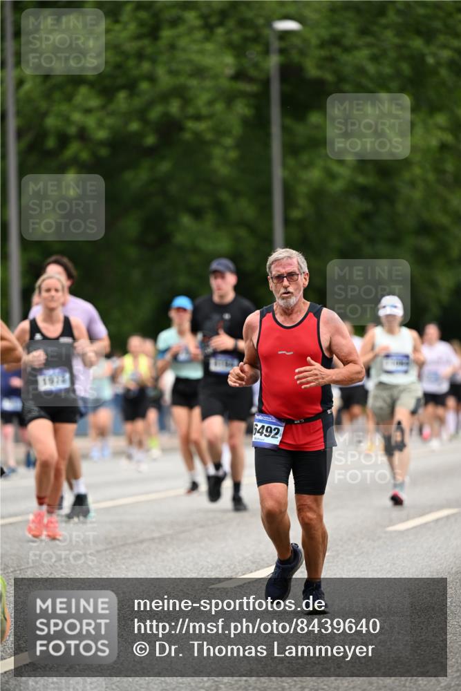 29.06.2025 - hella hamburg halbmarathon Dr. Thomas Lammeyer http://msf.ph/oto/8439640 29.06.2025 10:56:38 Kennedybrücke 1369, 1978, 3140, 3645, 4087, 4273, 4815, 5262, 5291, 6406, 6671, 6885, 6961, 6985, 7682, 7691, 7737, 8194, 8196, 8672, 9068, 9070, 9220, 9582, 9583, 9594, 9673, 9730, 10296, 10342, 10496, 10928, 11084, 11126, 11127, 11297, 11375 meine-sportfotos.de