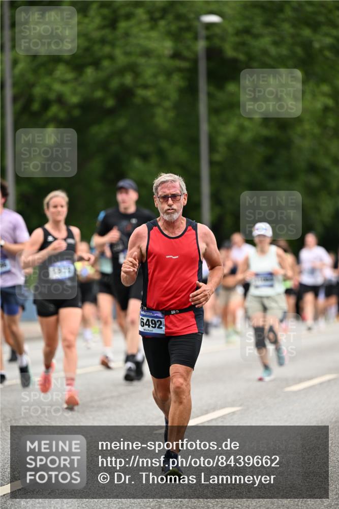 29.06.2025 - hella hamburg halbmarathon Dr. Thomas Lammeyer http://msf.ph/oto/8439662 29.06.2025 10:56:39 Kennedybrücke 1369, 1978, 3140, 3645, 4087, 4273, 4815, 5262, 5291, 6406, 6671, 6885, 6961, 6985, 7682, 7691, 7737, 8194, 8196, 8672, 9068, 9070, 9220, 9582, 9583, 9594, 9673, 9730, 10296, 10342, 10496, 10928, 11084, 11127, 11297, 11375 meine-sportfotos.de