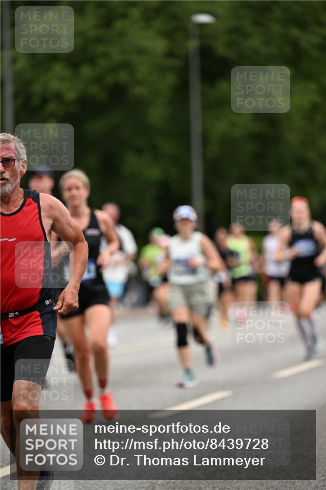 29.06.2025 - hella hamburg halbmarathon Dr. Thomas Lammeyer http://msf.ph/oto/8439728 29.06.2025 10:56:40 Kennedybrücke 1369, 1978, 2308, 3140, 3645, 4087, 4273, 4815, 5262, 5291, 6406, 6671, 6885, 6961, 6985, 7682, 7691, 7737, 8194, 8196, 8672, 9068, 9070, 9220, 9582, 9583, 9594, 9673, 9730, 10296, 10342, 10496, 10634, 10928, 11084, 11297, 11375 meine-sportfotos.de