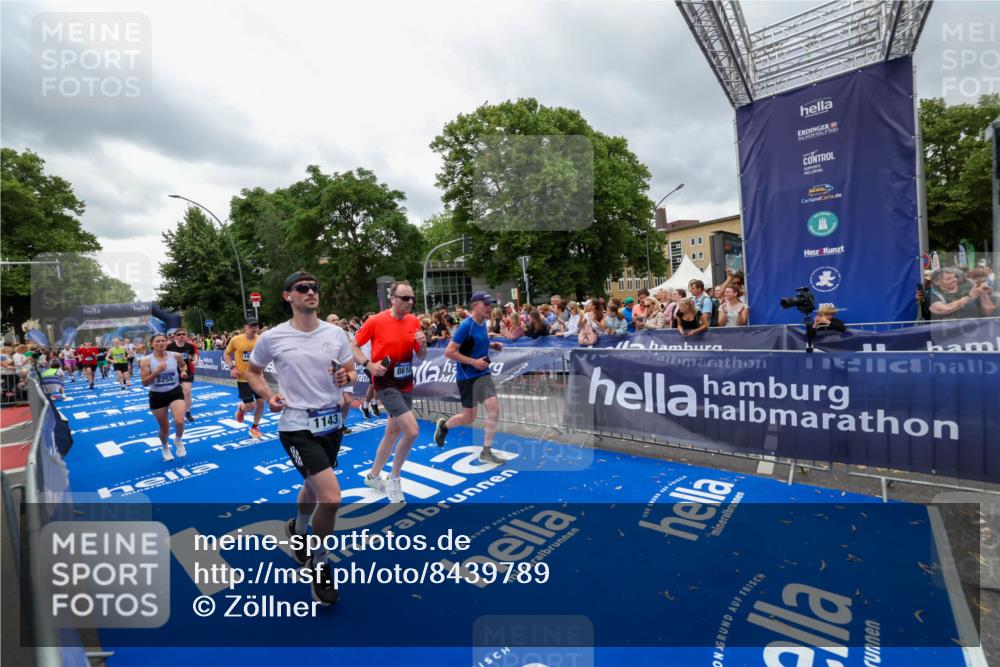 29.06.2025 - hella hamburg halbmarathon Zöllner http://msf.ph/oto/8439789 29.06.2025 10:55:48 Ziel 1143, 1834, 4897, 5021, 6569, 6924, 7221, 8255, 8618, 10212, 12483, 12858, 13474, 14365, 14909, 16401, 16434, 16786, 18125, 18190, 19047 meine-sportfotos.de
