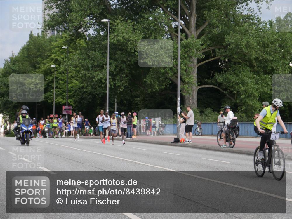 29.06.2025 - hella hamburg halbmarathon Luisa Fischer http://msf.ph/oto/8439842 29.06.2025 09:32:38 Kennedybrücke 1, 5, 7, 11, 16, 22, 23, 25, 59 meine-sportfotos.de