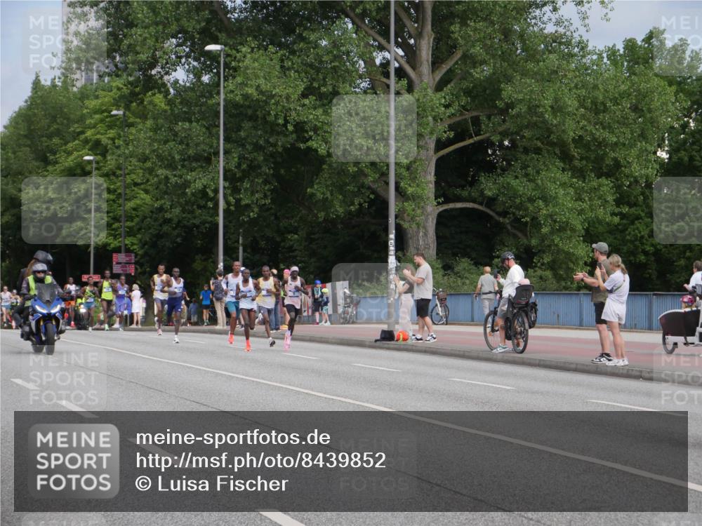 29.06.2025 - hella hamburg halbmarathon Luisa Fischer http://msf.ph/oto/8439852 29.06.2025 09:32:38 Kennedybrücke 5, 7, 11, 16, 22, 23, 25, 59 meine-sportfotos.de