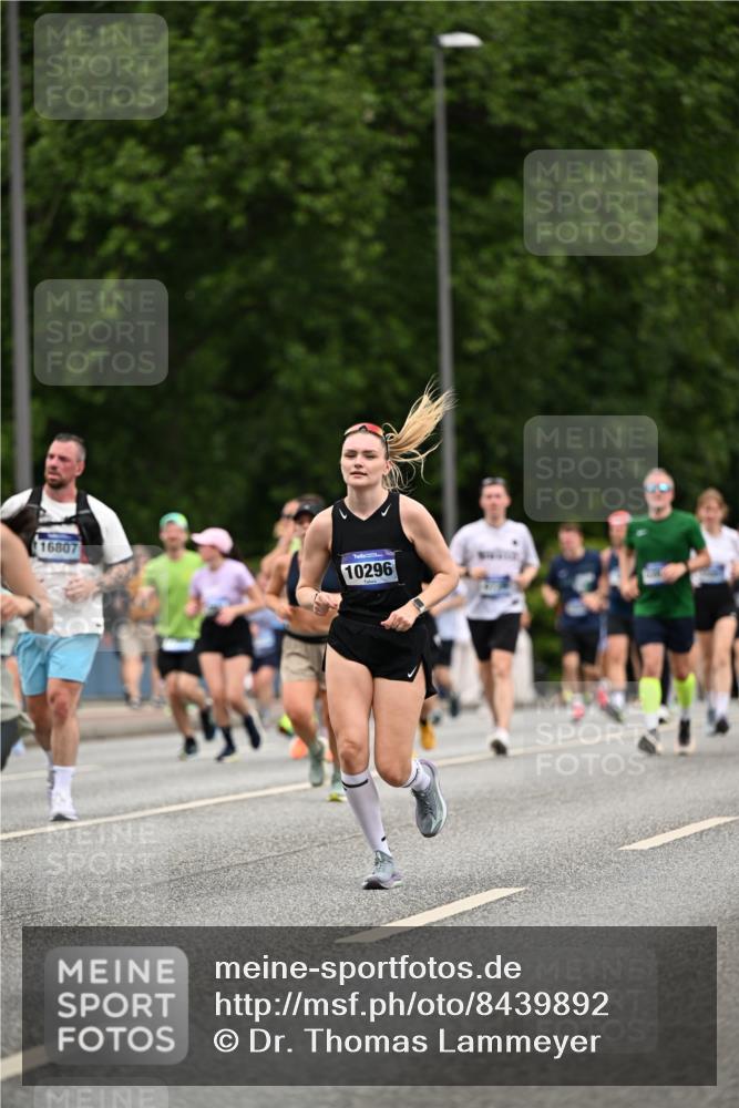 29.06.2025 - hella hamburg halbmarathon Dr. Thomas Lammeyer http://msf.ph/oto/8439892 29.06.2025 10:56:42 Kennedybrücke 1369, 1978, 2308, 2593, 3140, 3645, 4087, 4273, 4815, 5262, 5291, 6406, 6671, 6885, 6961, 6985, 7682, 7691, 7737, 8194, 8196, 8672, 9068, 9070, 9220, 9594, 9673, 9730, 10296, 10342, 10496, 10634, 10928, 11084, 11297, 11375 meine-sportfotos.de