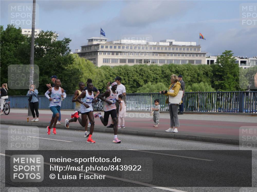 29.06.2025 - hella hamburg halbmarathon Luisa Fischer http://msf.ph/oto/8439922 29.06.2025 09:32:43 Kennedybrücke 11, 2, 4, 5, 6, 7, 8, 9, 10, 11, 13, 16, 22, 23, 25, 59 meine-sportfotos.de
