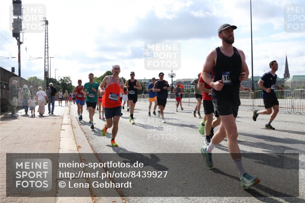 29.06.2025 - hella hamburg halbmarathon Lena Gebhardt http://msf.ph/oto/8439927 29.06.2025 09:52:49 Lombardsbrücke 9213, 16414, 42, 4691, 18920, 10, 1070, 1139, 1163, 1169, 1176, 1220, 1391, 1415, 1468, 1512, 1613, 1782, 2048, 2189, 2213, 2233, 2590, 2788, 2970, 3021, 3098, 3109, 3124, 3304, 3852, 3907, 3917, 3928, 4080, 4277, 4497, 4565, 4691, 4915, 4933, 4981, 5007, 5011, 5476, 5477, 5682, 6152, 6550, 6716, 7005, 7067, 7093, 7147, 7191, 7325, 7432, 7451, 7599, 7843, 7865, 7961, 8145, 8467, 8852, 10741, 10796, 11495, 11679, 11779, 12046, 12772, 13403, 13614, 14257 meine-sportfotos.de