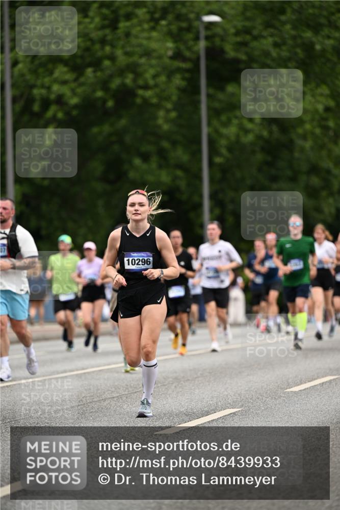 29.06.2025 - hella hamburg halbmarathon Dr. Thomas Lammeyer http://msf.ph/oto/8439933 29.06.2025 10:56:43 Kennedybrücke 1369, 1978, 2308, 2593, 3140, 3645, 4087, 4273, 4815, 5262, 5291, 6406, 6671, 6885, 6961, 6985, 7682, 7691, 7737, 8194, 8196, 8250, 8251, 8672, 9068, 9070, 9220, 9594, 9673, 9730, 10296, 10342, 10496, 10634, 10928, 11084, 11297, 11375 meine-sportfotos.de