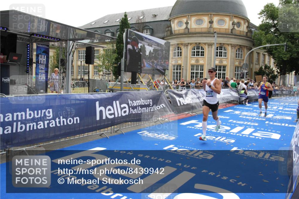 29.06.2025 - hella hamburg halbmarathon Michael Strokosch http://msf.ph/oto/8439942 29.06.2025 10:23:47 Ziel 5301, 6699, 9151, 10780 meine-sportfotos.de