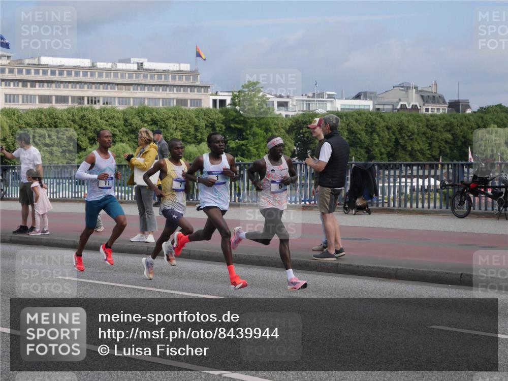 29.06.2025 - hella hamburg halbmarathon Luisa Fischer http://msf.ph/oto/8439944 29.06.2025 09:32:44 Kennedybrücke 2, 4, 5, 6, 7, 8, 9, 10, 11, 13, 16, 22, 23, 25, 59 meine-sportfotos.de