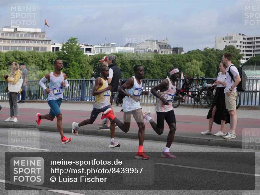29.06.2025 - hella hamburg halbmarathon Luisa Fischer http://msf.ph/oto/8439957 29.06.2025 09:32:44 Kennedybrücke 11, 2, 4, 5, 6, 7, 8, 9, 10, 11, 13, 16, 22, 23, 25, 59 meine-sportfotos.de